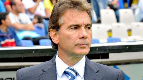 Carlos De los Cobos, entrenador de El Salvador