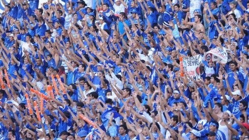 Oficial: el fútbol de El Salvador volverá con público en los estadios