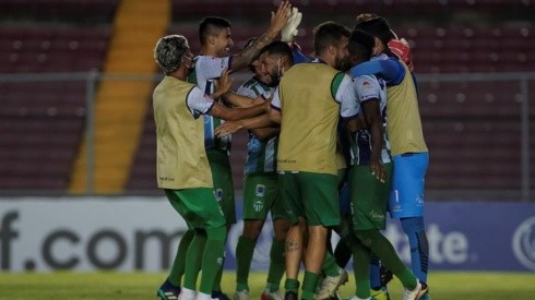 ¡Otro clasificado por penales! Antigua eliminó a Independiente y avanzó a Octavos de Final de la Liga Concacaf