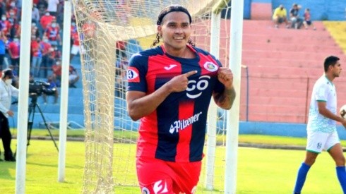 “El Gullit” Peña anota su primer gol con FAS