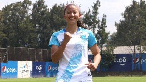 Guatemalteca sueña con jugar en el PSG