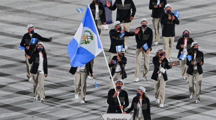 Guatemala fue una de las delegaciones más numerosas en la inauguración de Tokio 2020. (@juegosolimpicos)