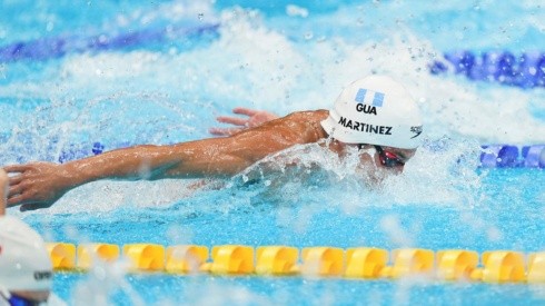 [VIDEO] Luis Carlos Martínez de Guatemala avanza a la final de natación en los Juegos Olímpicos