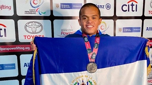 Herbert Aceituno consigue la primera medalla paralímpica en la historia de El Salvador