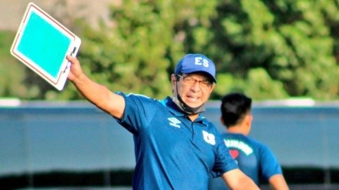 Hugo Pérez fue crítico con el rendimiento de El Salvador