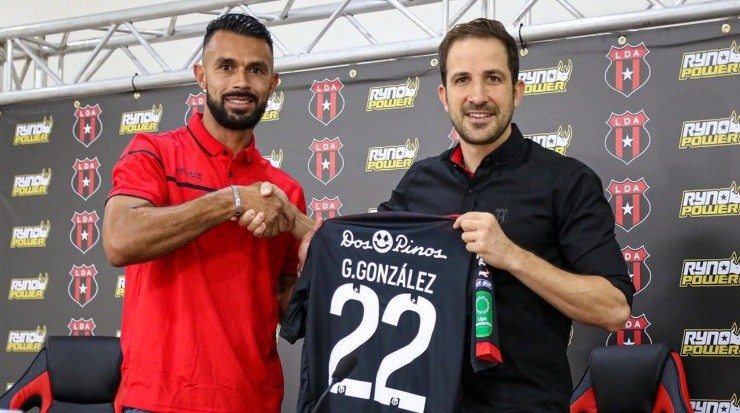 Giancarlo González presentado en LDA (Alajuelense Oficial)