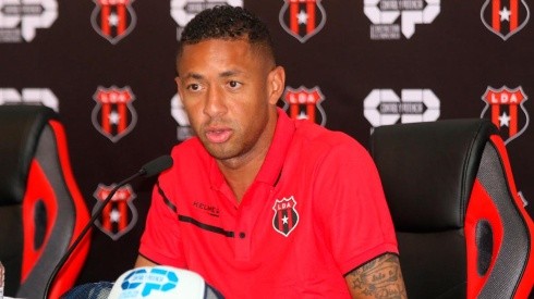 Gabriel Torres fue presentado oficialmente en Alajuelense