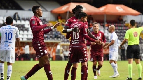 Saprissa celebra el gol de Marvin Ángulo contra P.Z (Saprissa Oficial)