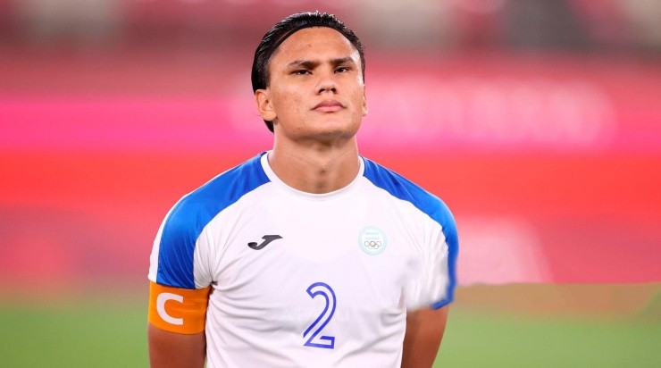 Denil cumple los méritos para ser titular en la Bicolor.