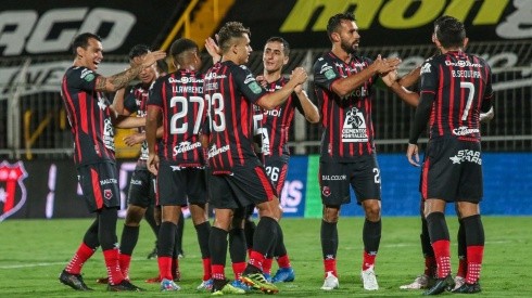 Liga Deportiva Alajuelense celebrando su anotación (LDA Oficial)
