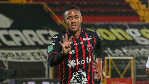 Gabriel Torres celebrando un golazo ante Guanacasteca (LDA Oficial)