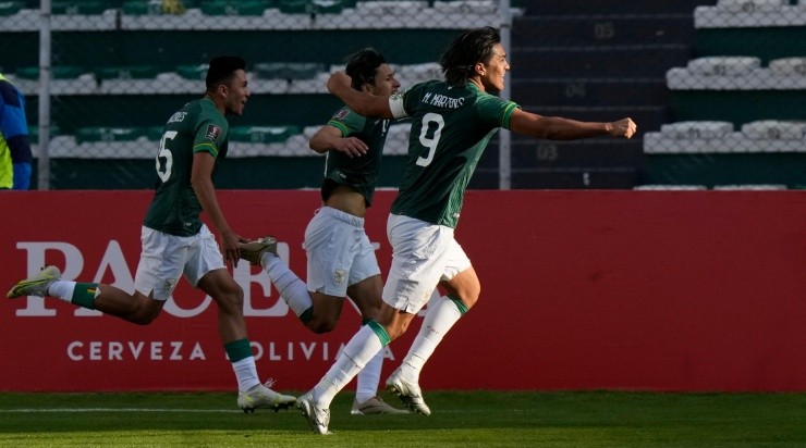 Bolivia lleva 3 victorias consecutivas y se mete en la pelea por ir a Qatar. (Getty Images)