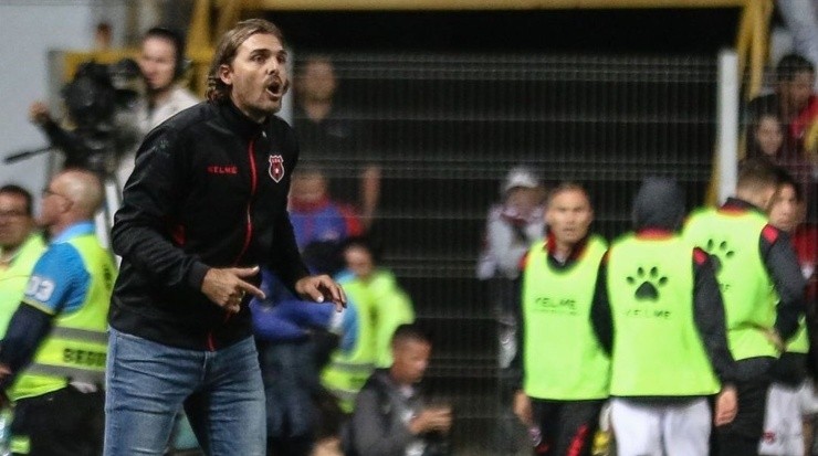 Andrés Carevic, anterior DT de Alajuelense podría ser uno de los candidatos para ocupar el banquillo morado (Andrés Carevic, Instagram)