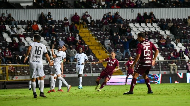 Saprissa aplastó al Sporting 5 por 1 en la cueva (Saprissa Oficial)