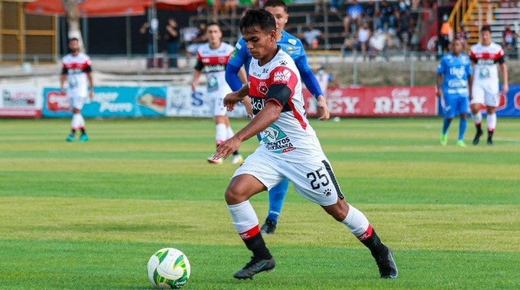 Aarón Suárez tuvo gran desempeño ante Jicaral, donde incluso anotó (LDA Oficial)