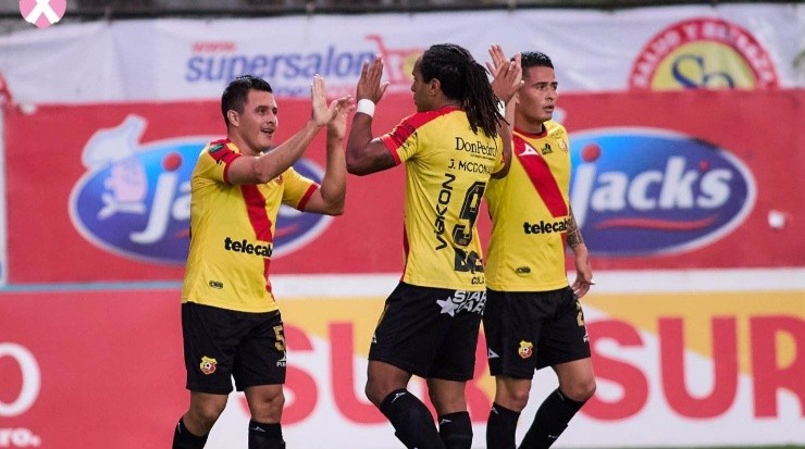 Herediano celebrando una anotación (CSH Oficial)