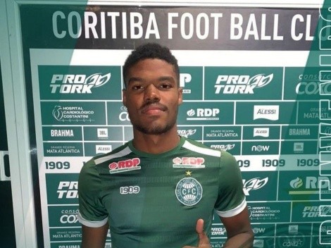 El panameño Kevin Berkeley firma con el Coritiba FC de Brasil