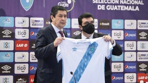 La Selección de Guatemala presentó a Luis Fernando Tena