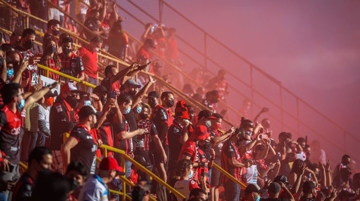 La afición manuda ha respondido a la hora grande, pero continúan las decepciones en lo deportivo (LDA Oficial)