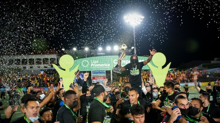 Herediano festeja su campeonato N°29 (Unafut Oficial)