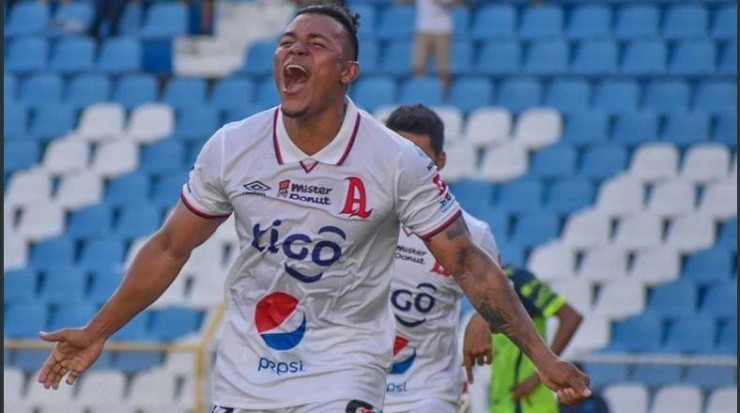 Mercado estará presente en la próxima convocatoria de El Salvador. (El Gráfico)