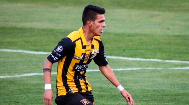 Richet Gómez juega en The Strongest de Bolivia.