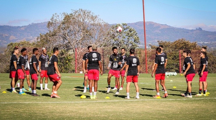 Alajuelense continúa con sus entrenamientos (LDA Oficial)