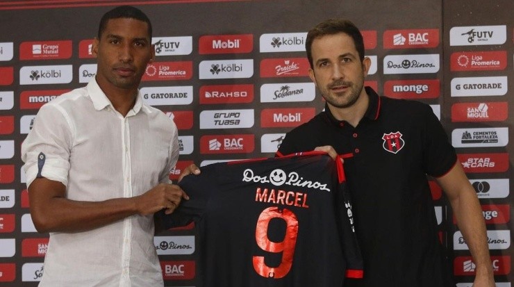 En enero de 2021 Marcel fue el fichaje bomba de alajuelense (LDA Oficial)