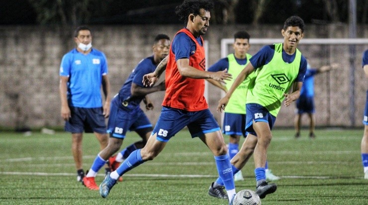 El Salvador ya comenzó los entrenamientos. (@LaSelecta)