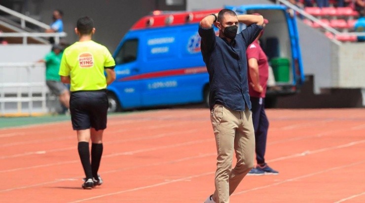 Albert Rudé todavía no le ganó al Saprissa y Herediano.