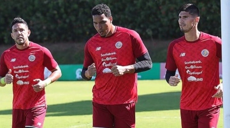 Esteban Alvarado entrenando con la Selección Mayor (Fedefut Oficial)
