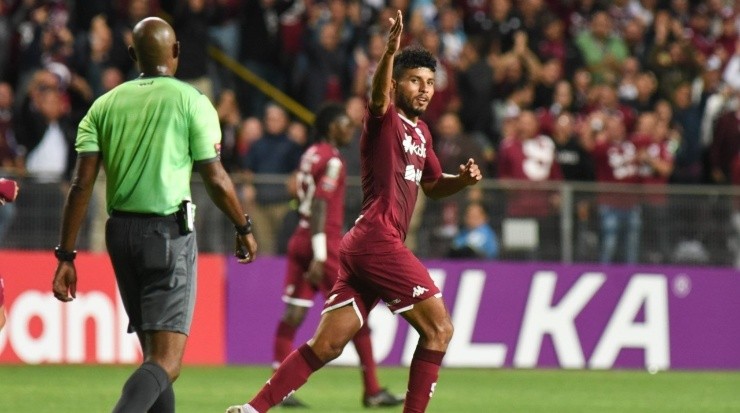 Venegas, de paso exitoso por el Deportivo Saprissa (Saprissa Oficial)