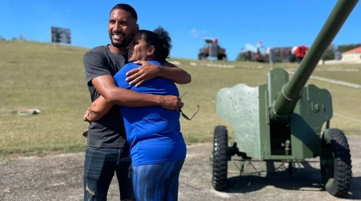 Marcel en Cuba con su madre (Marce Hernández, Instagram)