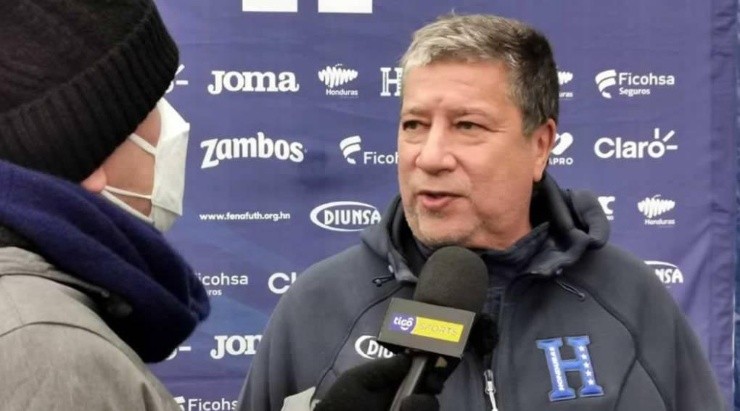Bolillo Gómez habló con la prensa sobre Rambo de León.