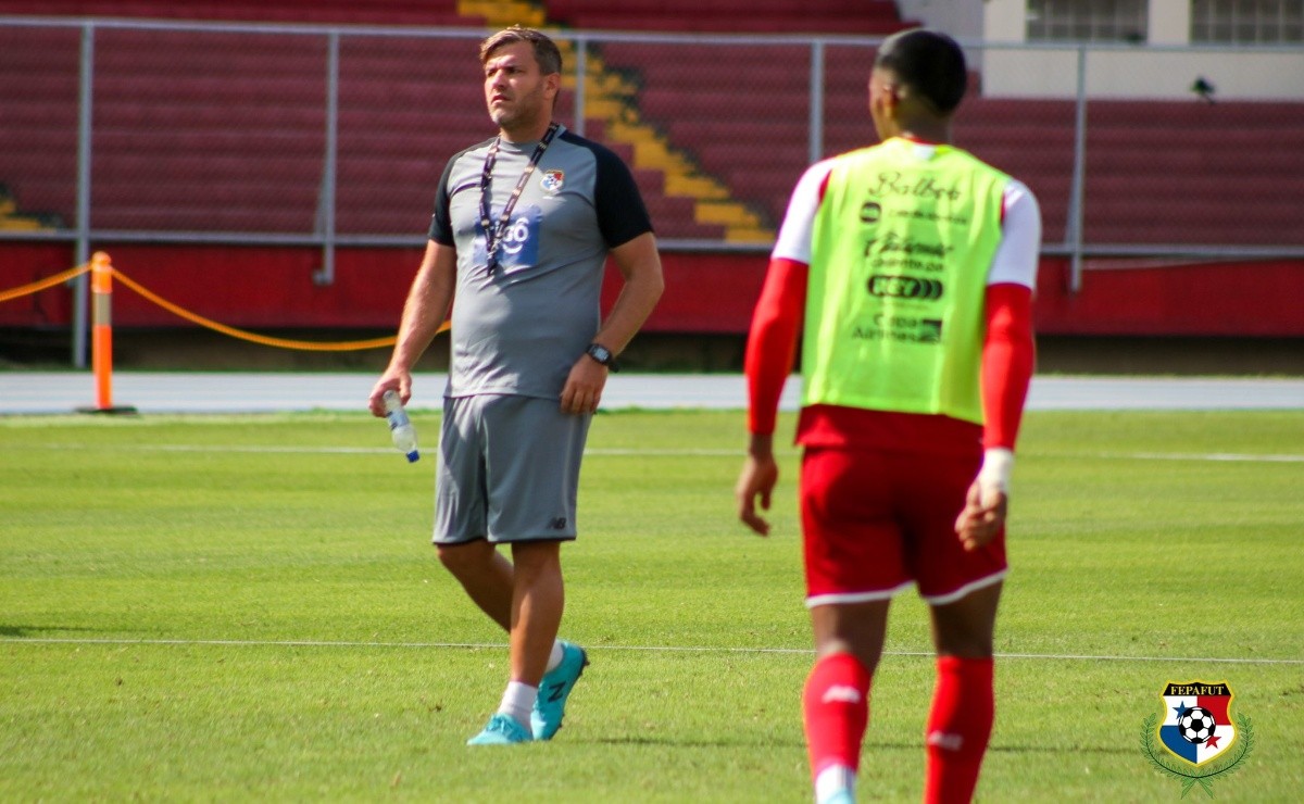 Entrenador de la selección de Panamá anuncia su convocatoria para