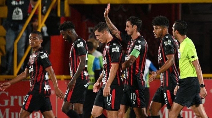 Ruiz festejó a lo grande sus anotaciones (LDA Oficial)