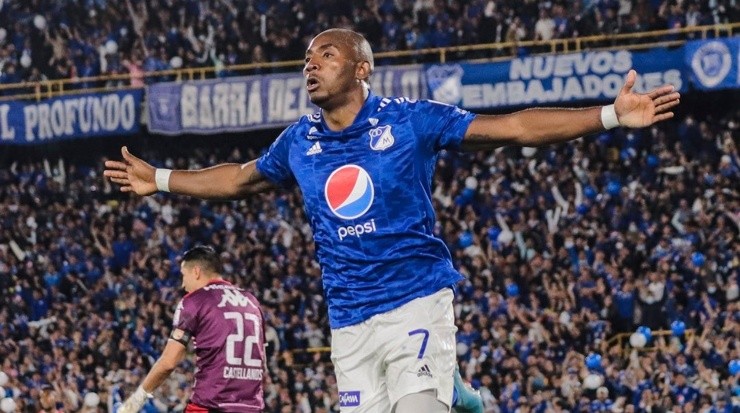 Diego Herazo puso el primero en la cuenta del los albiazules (Millonarios Oficial)