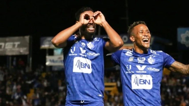 Marcel Hernández celebrando junto a Jeikel Venegas (Marcel Hernández, Facebook)