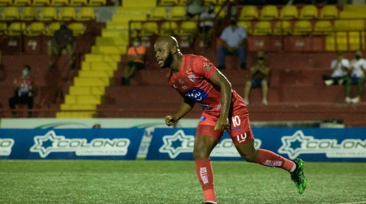 Javon East también culmina su ligamen con el Santos en diciembre próximo (ADS)