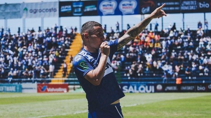Luis Ronaldo Araya se mantendrá en el Cartaginés (CSC)