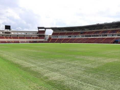 Grama del Estadio Rommel Fernández en pésimo estado