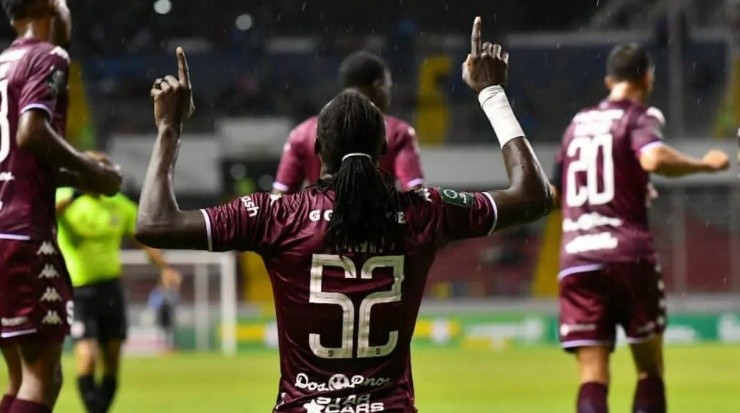 Aubrey David es ahora jugador de Alajuelense (Saprissa)