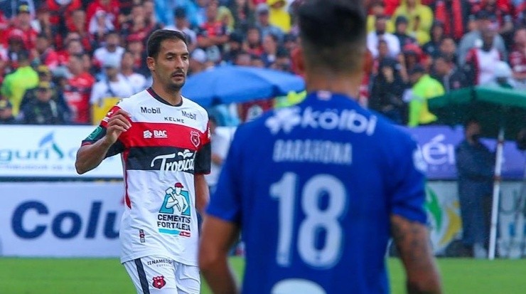El juego de ida quedó 0 por 0 y esta noche se define todo en el Morera Soto (LDA)