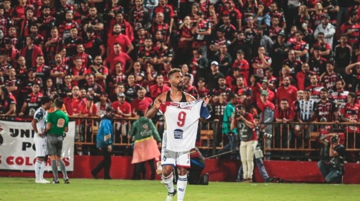 Cartaginés solicitó castigo por los insultos que recibió el delantero Marcel Hernández en esta celebración (CSC)