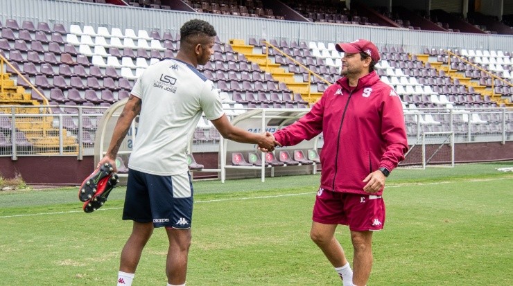 El panameño Fidel Escobar ya se entrena con el club(Saprissa)