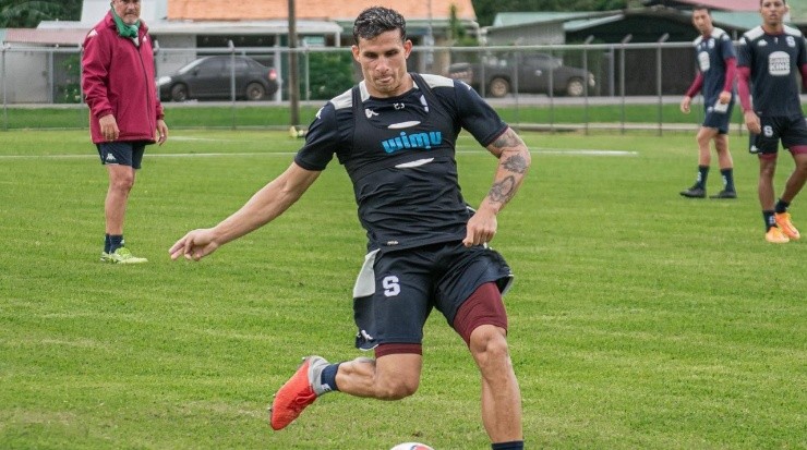 Luis Paradela es de las contrataciones con mayor expectativa para el saprissismo (Saprissa)