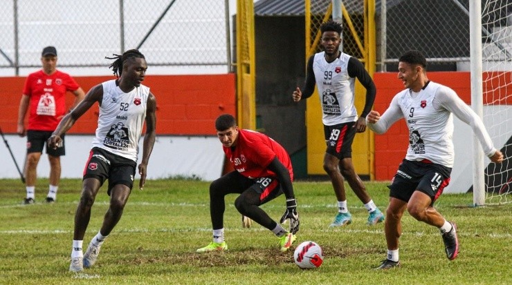 Aubrey David y Freddy Góndola son 2 de los 5 extranjeros que posee la Liga en su plantel (LDA)