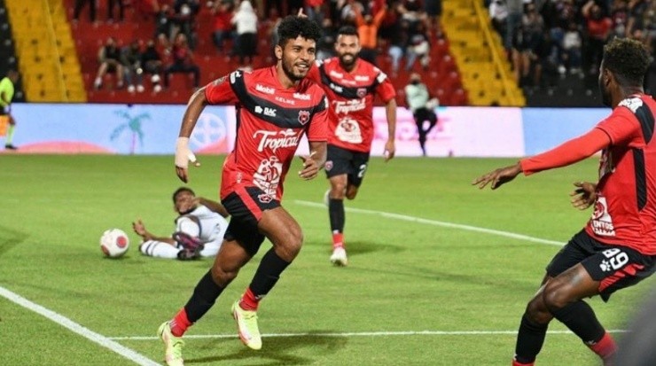 El goleador manudo, Johan Venegas ya se recuperó de su lesión (LDA)