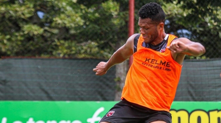 El panameño Rolando Blackburn también está listo para jugar este sábado si el DT así lo considera (LDA)