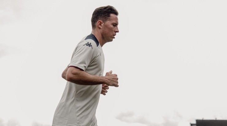 Oviedo se mantuvo entrenando con el Deportivo Saprissa desde el 28 de julio anterior (Saprissa)